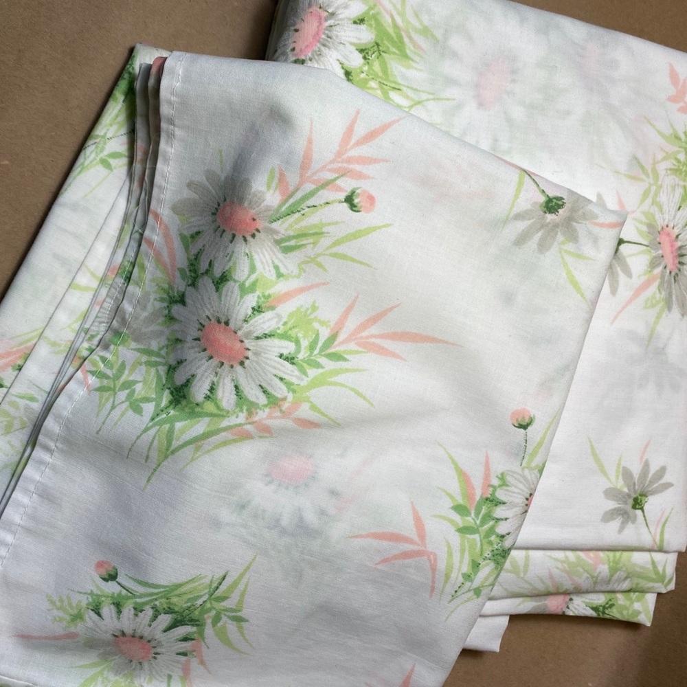 Vintage Daisy Sheet and Pillowcase